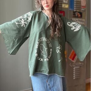 Vintage 90s Bell Sleeve Tunic | Ile Aux Fleurs Map Print | Flared Sleeves | M–XL